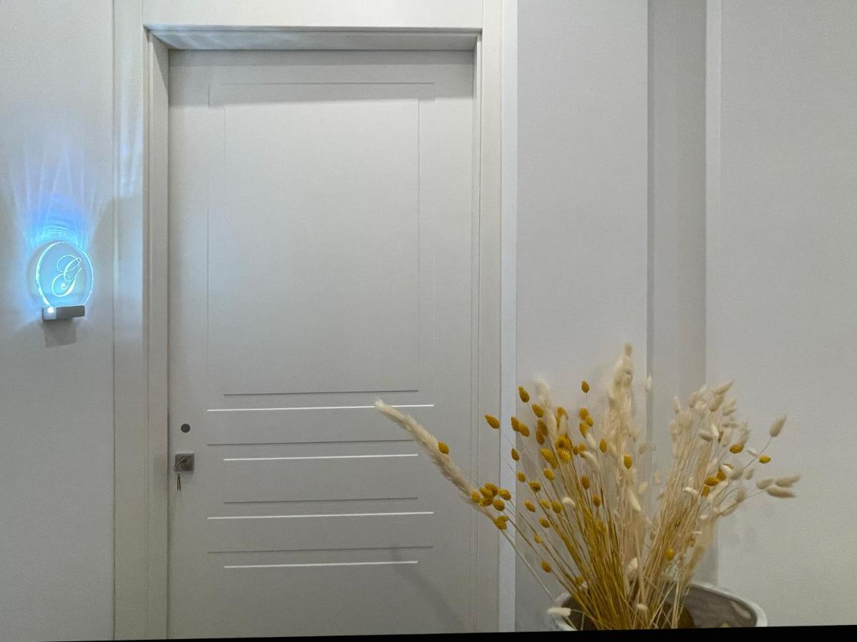 B And G San Babila- Luxury In The Heart Of Milano - Design District Hotell Eksteriør bilde