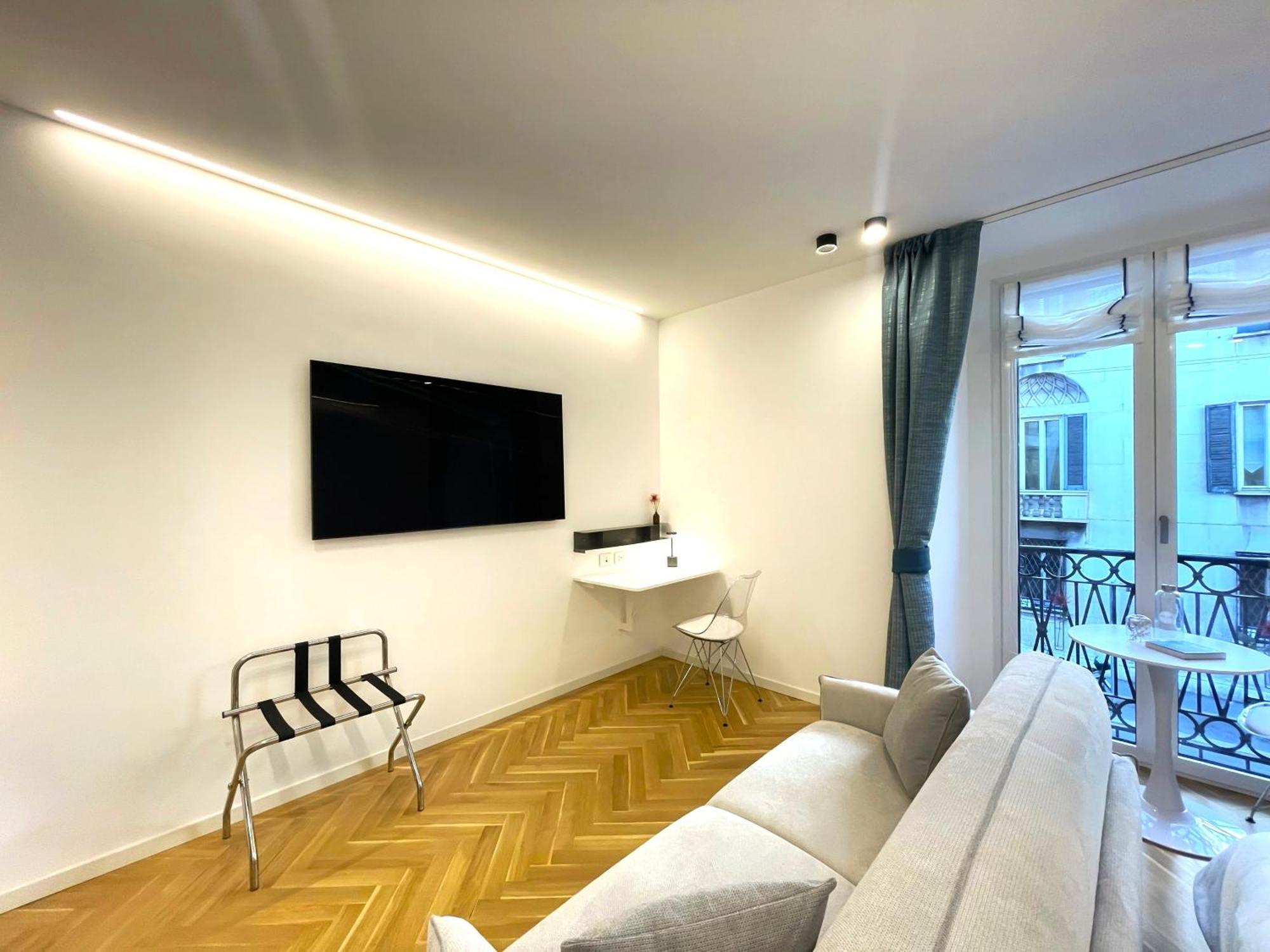 B And G San Babila- Luxury In The Heart Of Milano - Design District Hotell Eksteriør bilde