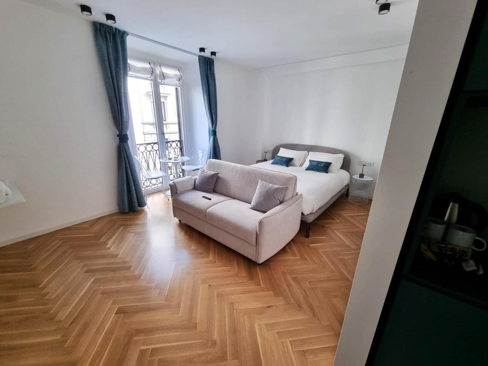 B And G San Babila- Luxury In The Heart Of Milano - Design District Hotell Eksteriør bilde