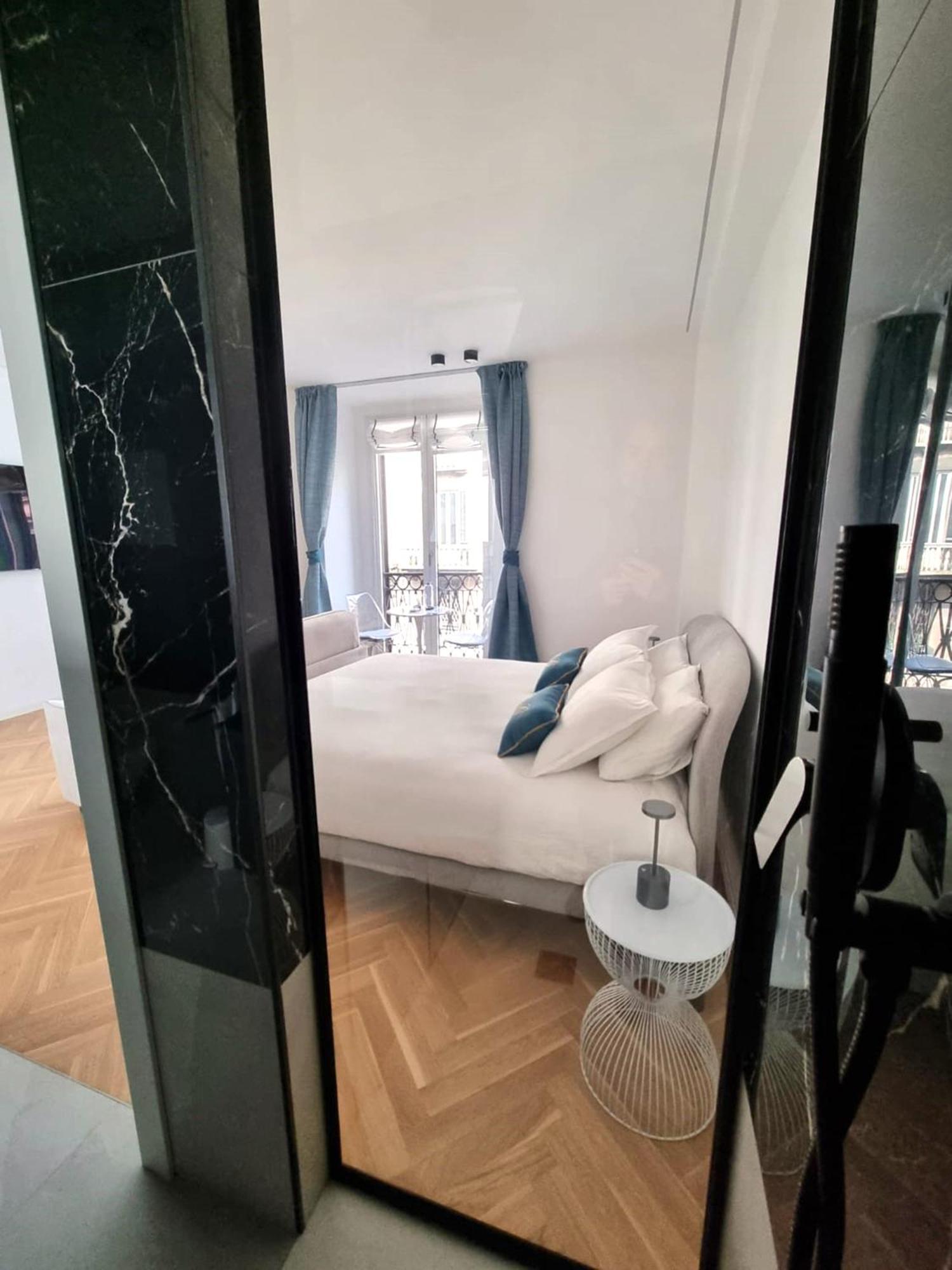 B And G San Babila- Luxury In The Heart Of Milano - Design District Hotell Eksteriør bilde
