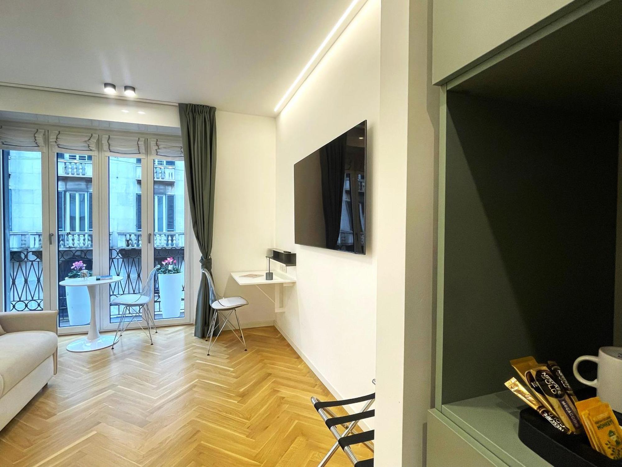 B And G San Babila- Luxury In The Heart Of Milano - Design District Hotell Eksteriør bilde