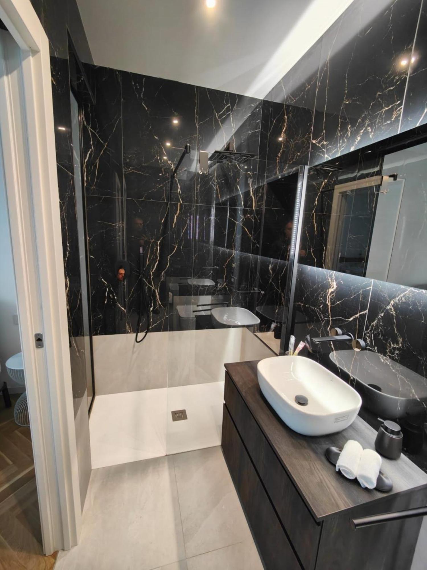 B And G San Babila- Luxury In The Heart Of Milano - Design District Hotell Eksteriør bilde
